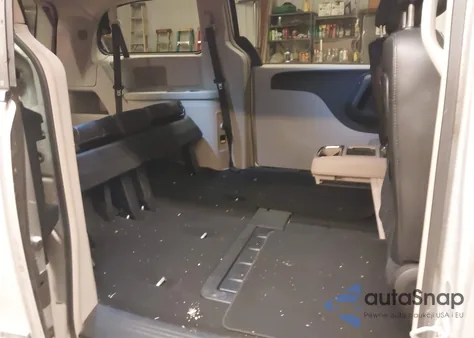 2012 Chrysler Town & Country Touring z USA, uszkodzony, nr VIN 2C4RC1BG9CR188414